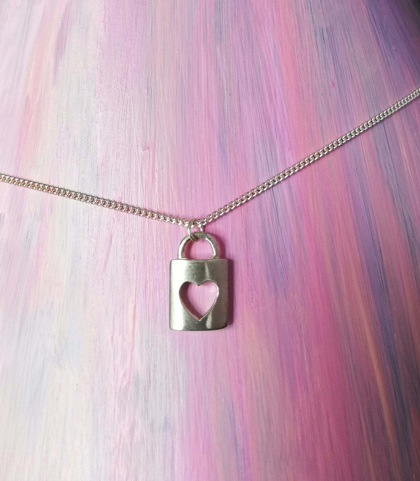 Collar con colgante Lovelock