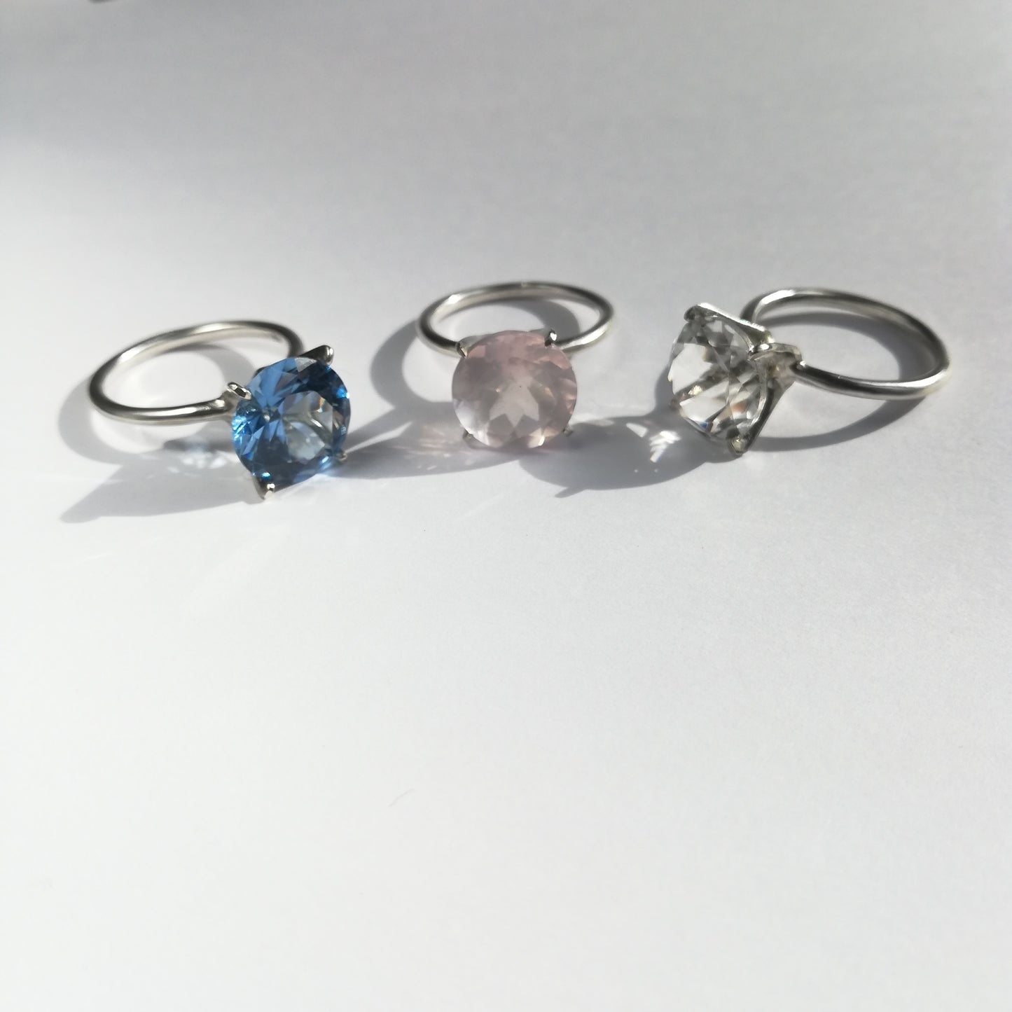 Anillo de cuarzo rosa galáctico