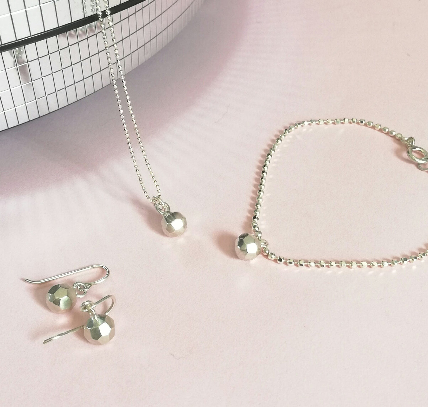 Boucles d'oreilles boule disco